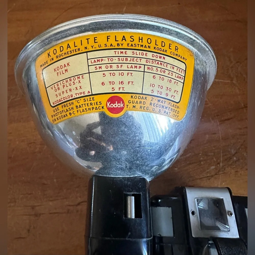 Vintage Kodak Brownie Hawkeye Flash Outfit Model Camera